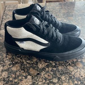 VANS - FIRST IN BMX STYLE men size 9 only use one time.